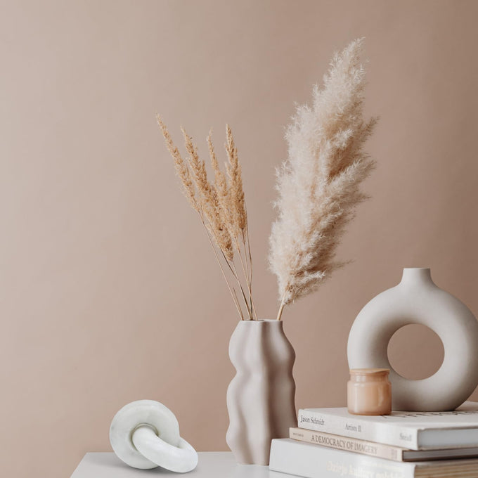 Marble Chain Link Decor - Small Bookshelf Decorative Object, Marble Decor Mid Century Modern Marble Accent for Neutral Home Decor, Room Decor, 3x4x3 Inches (White Chain)