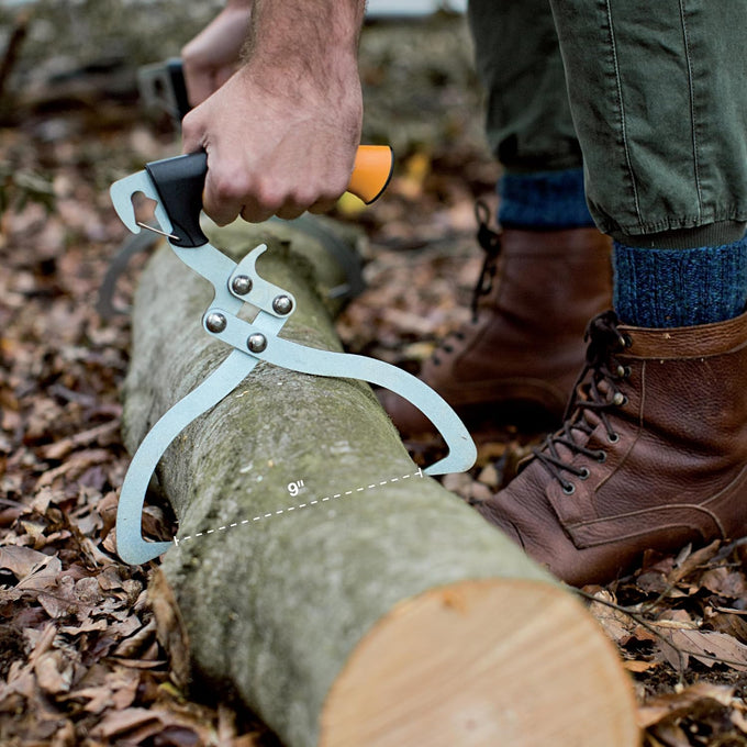 Fiskars Log Tongs, One-Handed Firewood Carrier, 9" Diameter