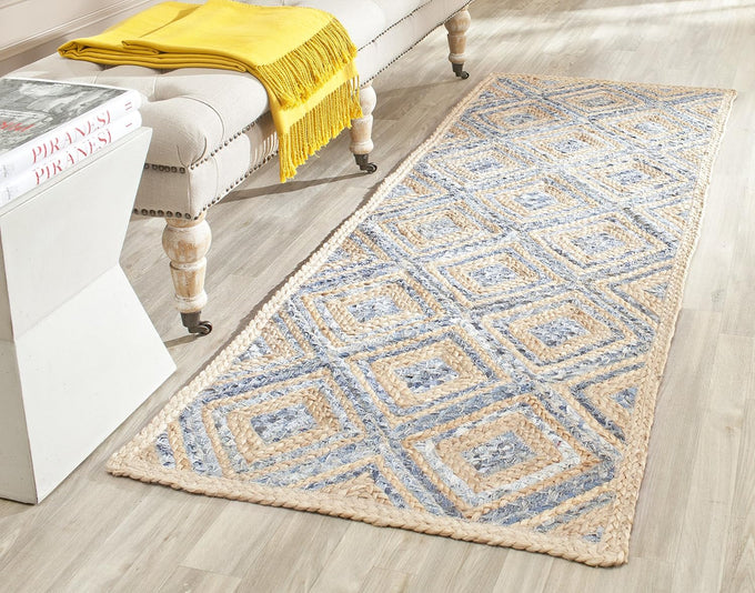 SAFAVIEH Cape Cod Collection Area Rug - 4' Square, Natural & Blue, Handmade Flat Weave Diamond Braided Jute & Denim, Ideal for High Traffic Areas in Living Room, Bedroom (CAP354A)